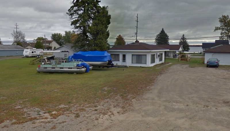 Pine Country House - Street View